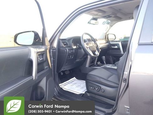 Used 2021 Toyota 4Runner SR5 Premium image 9