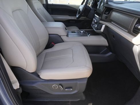 Certified 2023 Ford Expedition Limited image 19