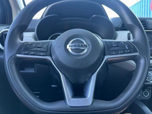 Used 2022 Nissan Versa SV image 12
