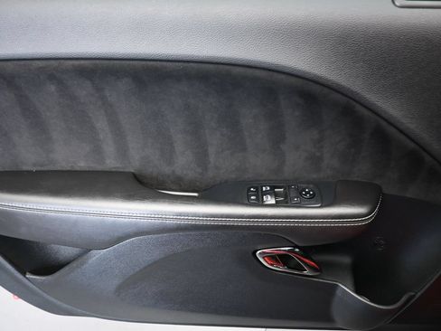 Used 2018 Dodge Challenger SRT Hellcat RWD image 10