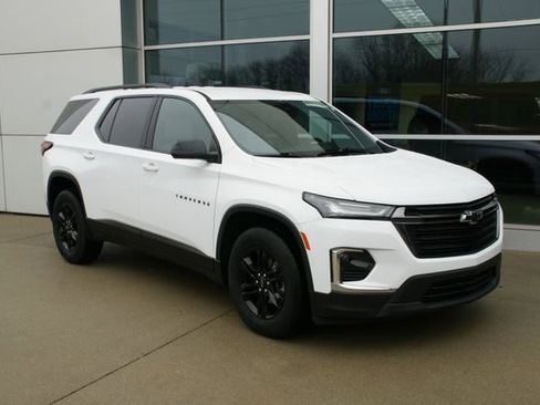 Used 2022 Chevrolet Traverse LS w/ Midnight/Sport Edition image 2