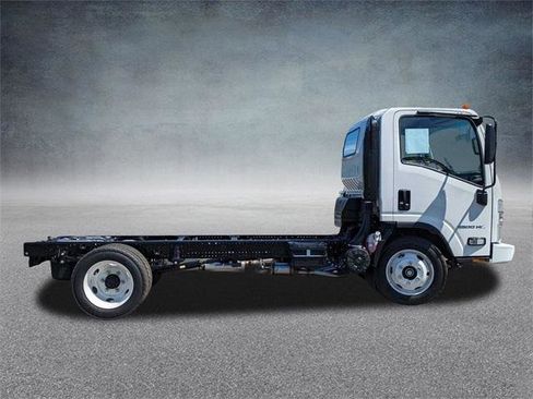 New 2025 Chevrolet Low Cab Forward image 3