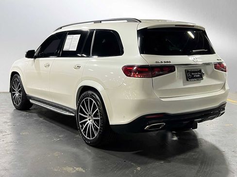 Used 2024 Mercedes-Benz GLS 580 4MATIC image 5