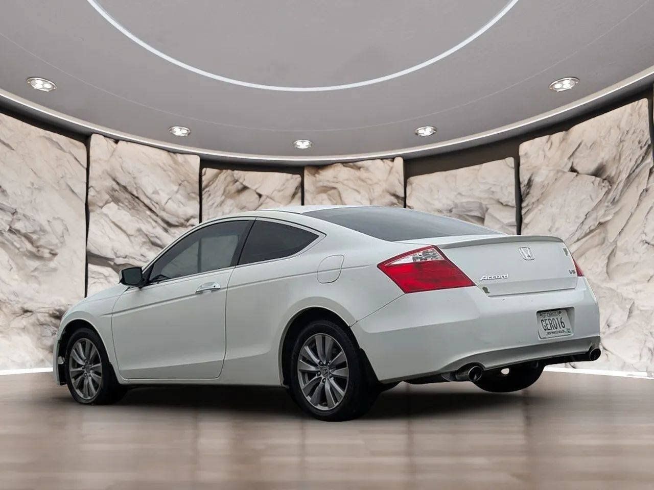 Used 2010 Honda Accord EX-L image 6