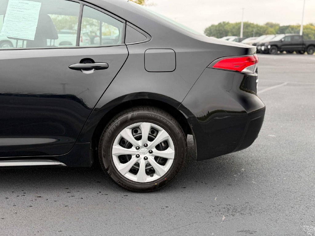 Used 2024 Toyota Corolla LE FWD image 13