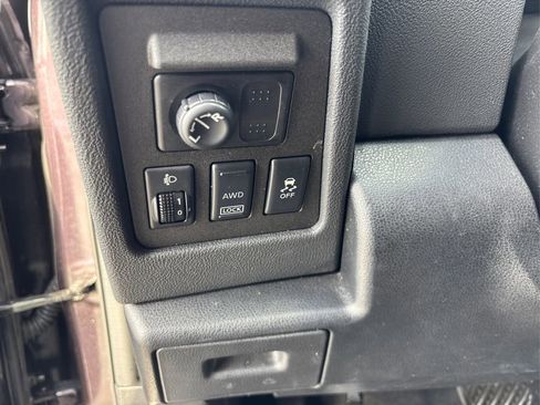 Used 2011 Nissan Rogue SV w/ SL Pkg image 37