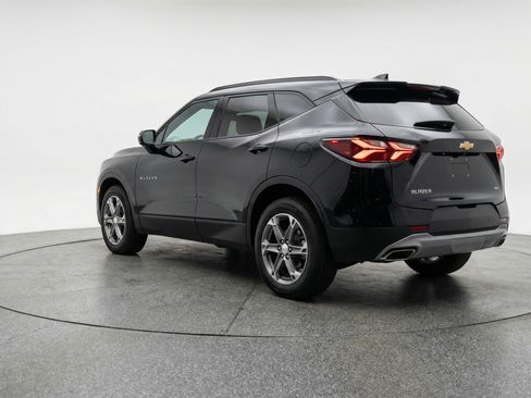 Used 2025 Chevrolet Blazer LT image 6