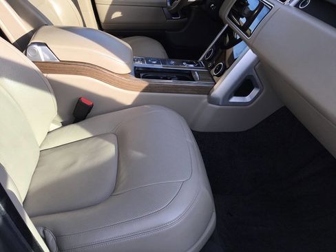 Used 2018 Land Rover Range Rover HSE image 31