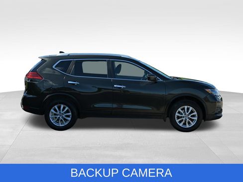 Used 2017 Nissan Rogue SV AWD/4WD image 14