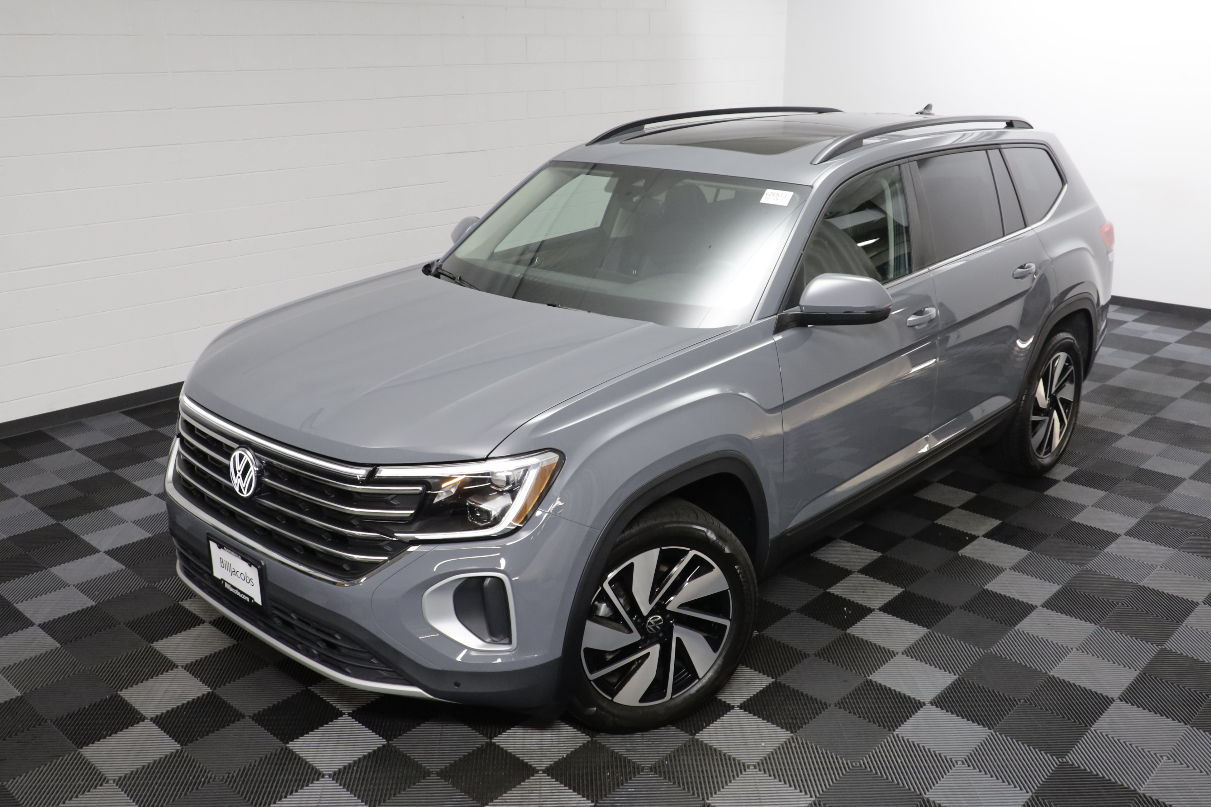 Certified 2026 Volkswagen Atlas SE w/ Panoramic Sunroof Package AWD/4WD image 2
