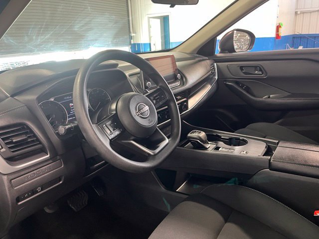 Used 2024 Nissan Rogue S FWD image 24