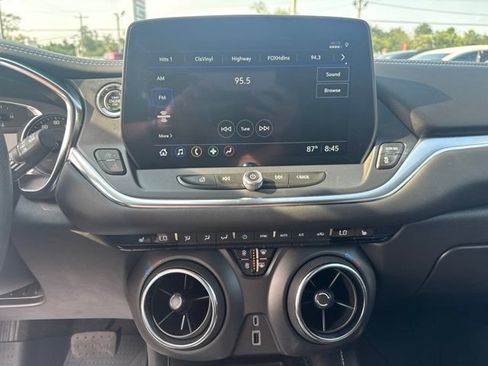 Used 2024 Chevrolet Blazer LT w/ Convenience Package FWD image 16