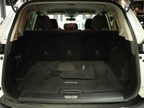 Used 2023 Nissan Rogue SV image 7