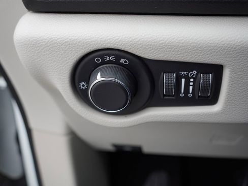 Certified 2017 Chrysler Pacifica LX image 23