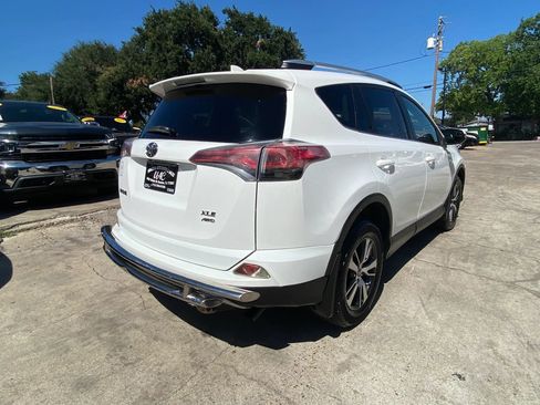 Used 2016 Toyota RAV4 XLE AWD/4WD image 8