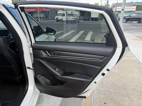 Used 2018 Honda Accord Sport image 21