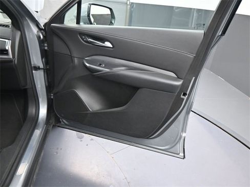 Used 2024 Cadillac XT4 Premium Luxury image 11