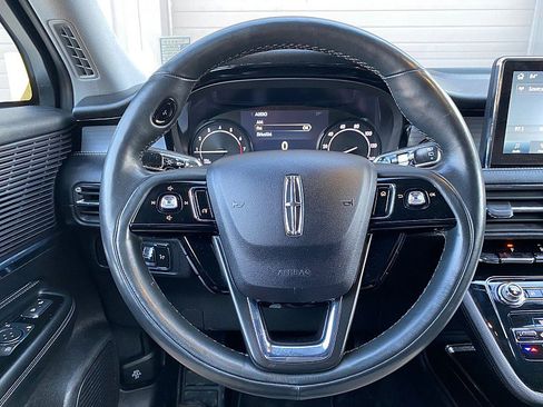 Used 2022 Lincoln Corsair AWD w/ Premium Package image 18