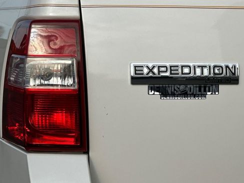 Used 2013 Ford Expedition Limited RWD image 30
