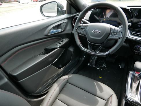 New 2026 Chevrolet Trax RS w/ Sunroof Package FWD image 13