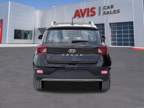 Used 2025 Hyundai Venue SEL FWD image 7