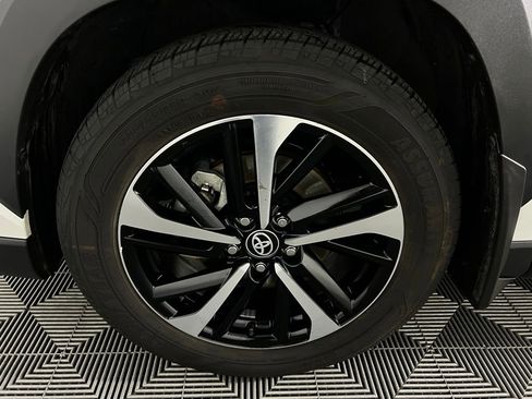 Used 2024 Toyota Corolla Cross XSE image 12