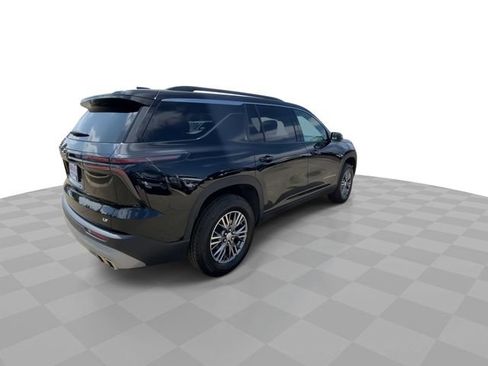Used 2024 Chevrolet Traverse LT AWD/4WD image 2