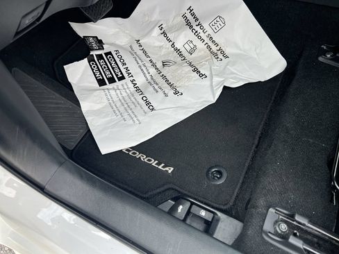 Used 2026 Toyota Corolla LE FWD image 17