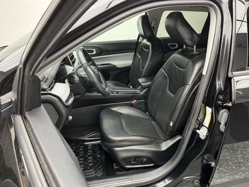 Used 2022 Jeep Compass Latitude AWD/4WD image 8