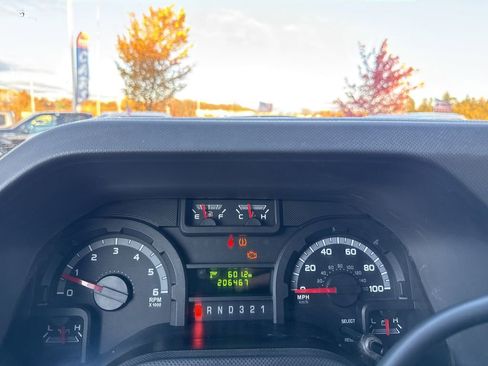 Used 2013 Ford E-350 and Econoline 350 Super Duty w/ Class I Trailer Tow Pkg image 17