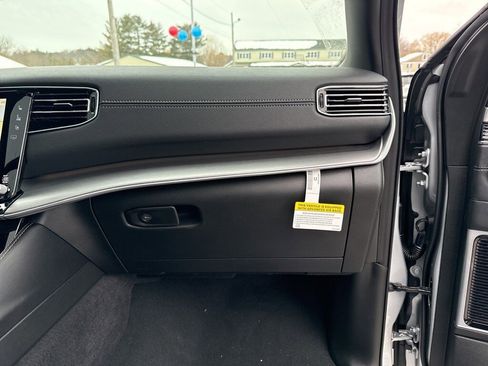 New 2026 Jeep Grand Wagoneer Limited image 32