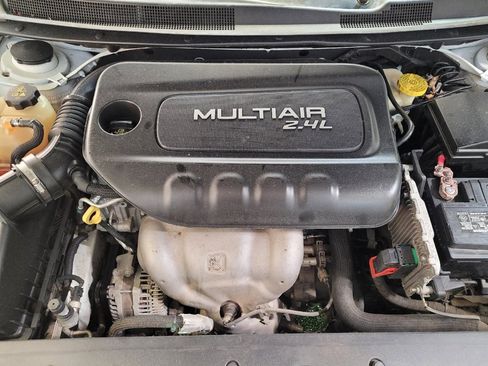 Used 2016 Chrysler 200 Limited FWD image 30