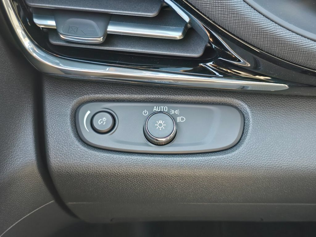 New 2026 Buick Envista Sport Touring w/ Convenience I Package FWD image 21