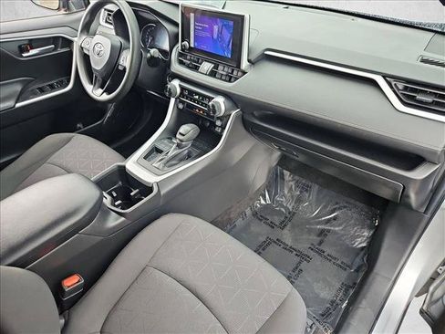 Used 2024 Toyota RAV4 XLE FWD image 27