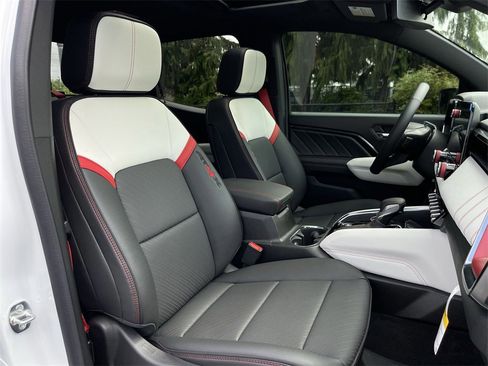 New 2025 GMC Canyon AT4 w/ AT4X Package image 29