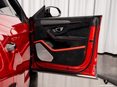 Used 2023 Lamborghini Urus Performante image 40