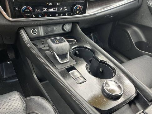 Certified 2022 Nissan Rogue Platinum w/ Head-Up Display Package image 11