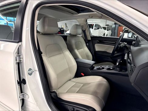 Used 2024 Honda Civic Touring image 10