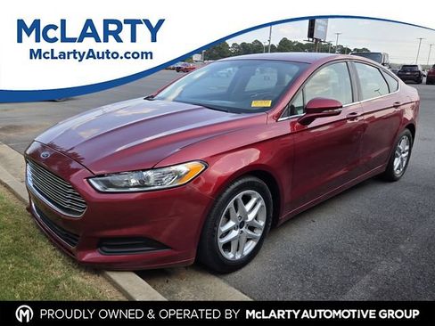 Used 2016 Ford Fusion SE FWD image 1
