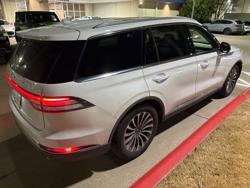 Used 2021 Lincoln Aviator Reserve w/ Elements Package Plus image 10