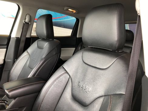 Used 2022 Jeep Compass Limited AWD/4WD image 18