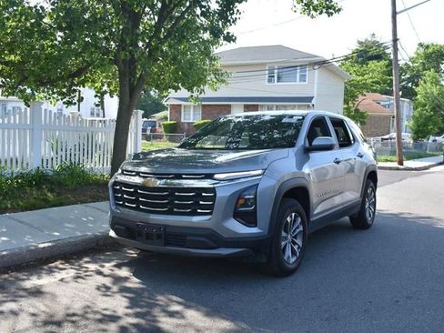 Used 2026 Chevrolet Equinox LT FWD image 2