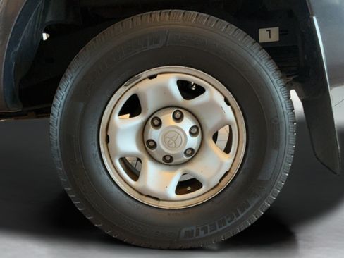 Used 2012 Toyota Tacoma PreRunner w/ SR5 Pkg RWD image 35