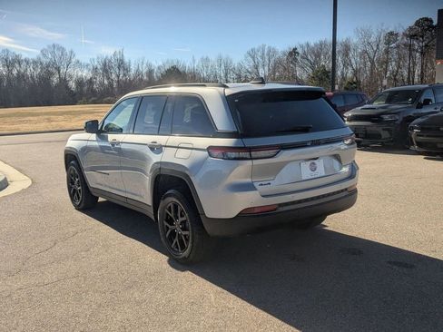 New 2026 Jeep Grand Cherokee Altitude AWD/4WD image 3