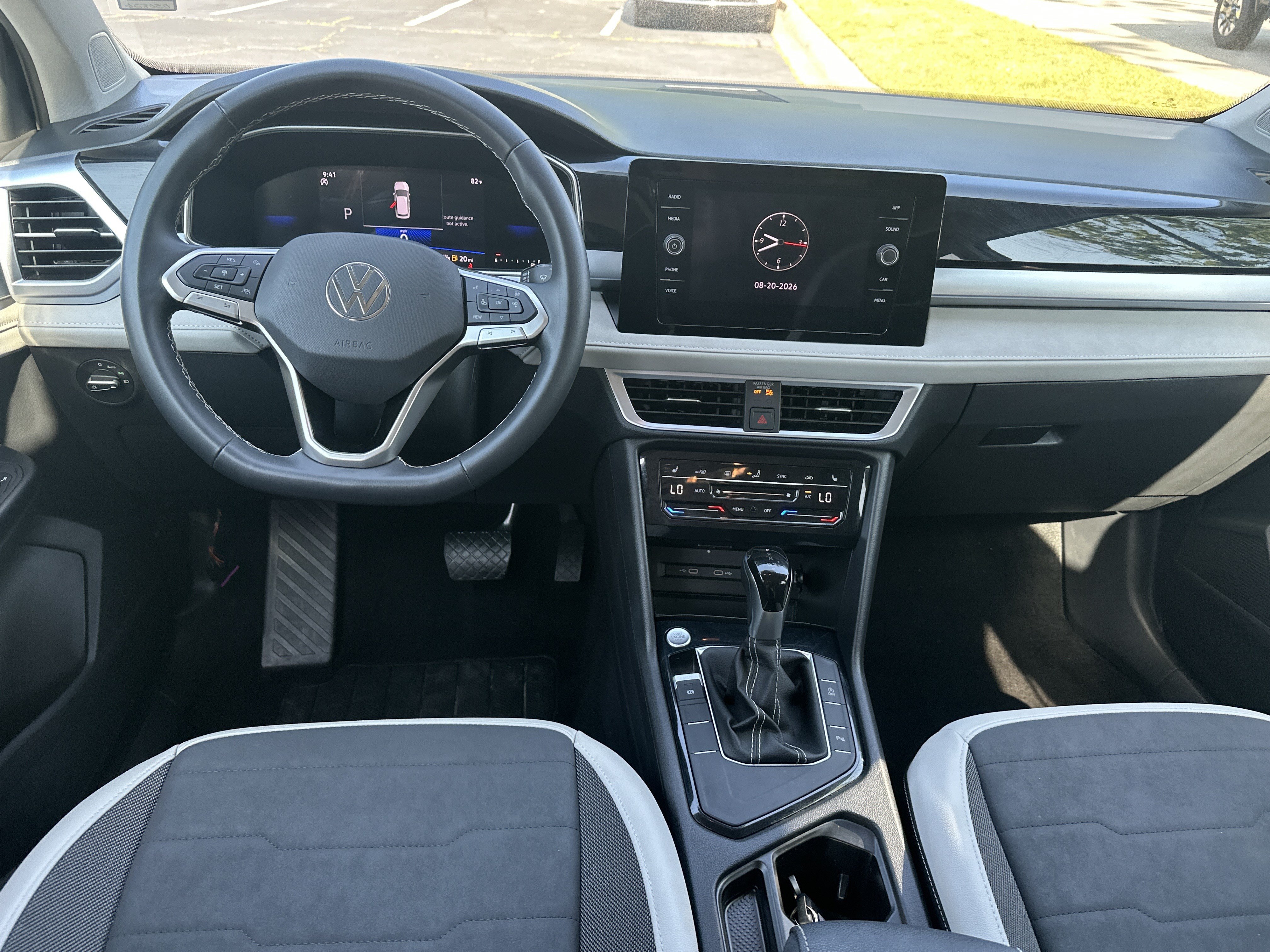Used 2025 Volkswagen Taos SE FWD image 22