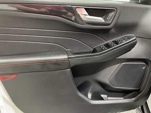 Certified 2025 Ford Escape ST-Line w/ Cold Weather Package image 28