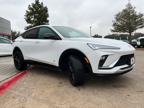 Used 2025 Buick Envista Sport Touring image 5