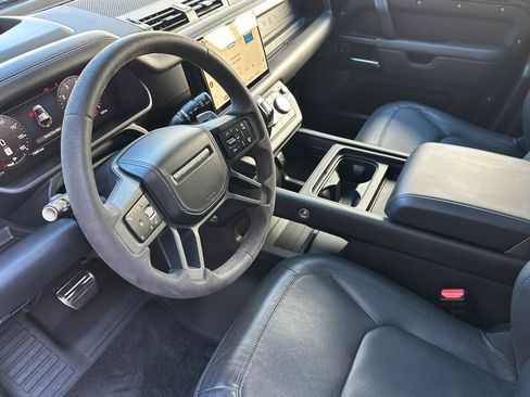 Used 2023 Land Rover Defender 110 V8 image 5