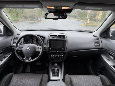 Used 2020 Mitsubishi Outlander Sport Black Edition image 12