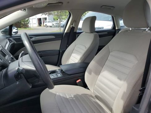 Used 2017 Ford Fusion S FWD image 5